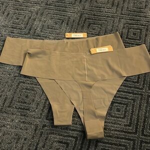SKIMS Naked (B18) Thong Lot of 2  Womens 2X